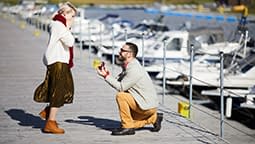 romantic-proposal-with-ring-C8XMANQ
